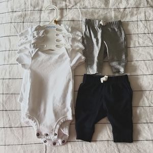 Sold - Set of 5 white bodysuits with joggers